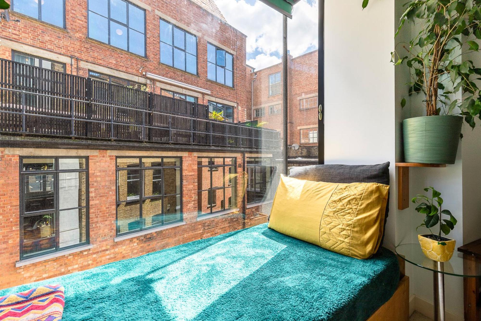 Heart Of Hideaway Apartment London